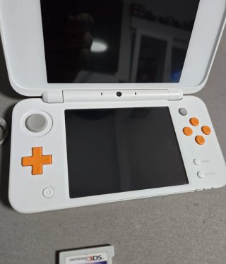 Nintendo New 2DS XL Naranja y Blanco