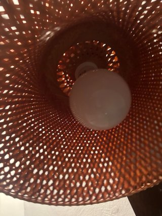 Lámpara de techo de mimbre tejida
