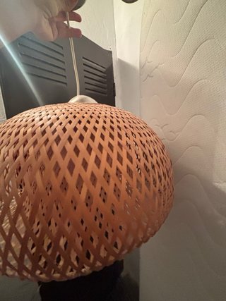 Lámpara de techo de mimbre tejida
