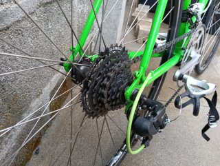 Bicicleta de carretera verde
