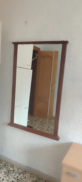 Se alquila habitación para persona sola