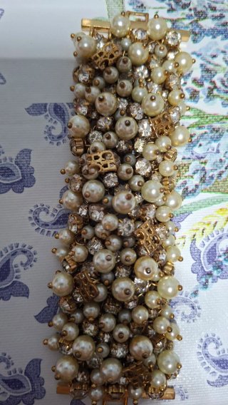 Pulsera perlas y dorado
