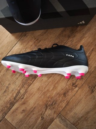 Scarpe da calcio Adidas nere e rosa