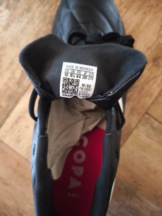 Scarpe da calcio Adidas nere e rosa