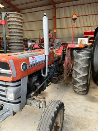 Tractor Massey Ferguson 147