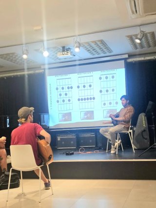 Clases de guitarra, música, improvisación