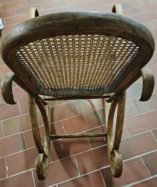 Mecedora Antigua de Ratán y Madera