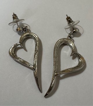 Orecchini a forma di cuore con strass