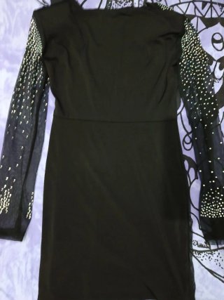 Vestido negro con pedrería