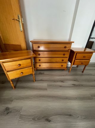 Conjunto Cómoda y Mesitas de Noche Madera