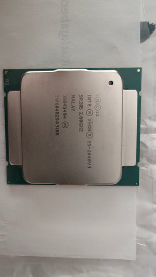 Intel Xeon E5‑2640 v3 – 8 núcleos / 16 hilos