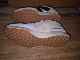 Zapatillas New Balance Beige y Azul