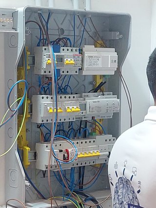 Electricistas titulados