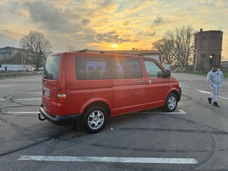Volkswagen Transporter T5 2005 shutller 9 acientos