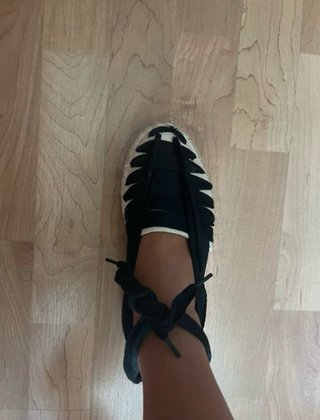 Esparteñas beige y negras