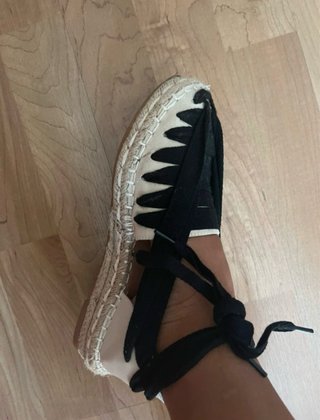 Esparteñas beige y negras