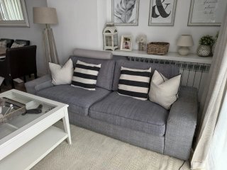 Sofá Kivik 3 plazas + Reposapiés Gris