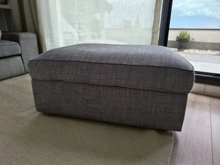 Sofá Kivik 3 plazas + Reposapiés Gris