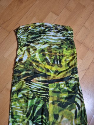 Mono estampado tropical talla L palabra de honor