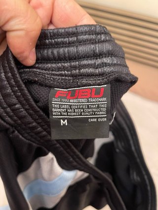 Pantalones Fubu Negros con Detalles Plateados