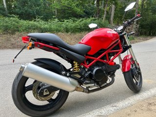 Ducati Monster 695