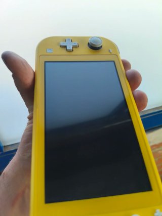 Nintendo Switch Lite Amarilla