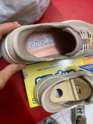Skechers Go Walk Slip-Ins Mujer Beige