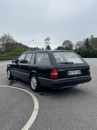 Mercedes-Benz 230TE S124