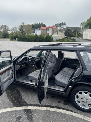 Mercedes-Benz 230TE S124