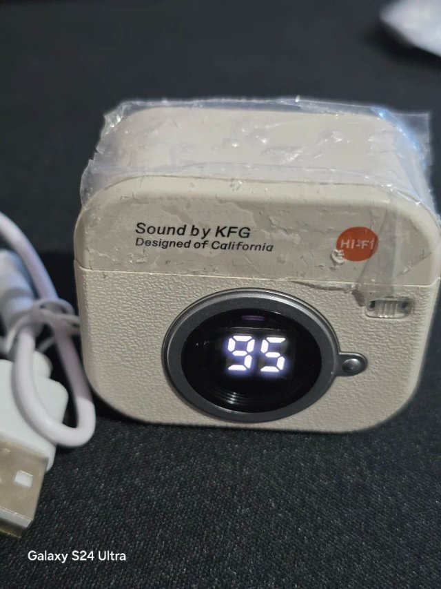 Auriculares Bluetooth Beige y Blanco