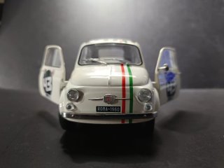 Fiat 500 L   Scala 1:18