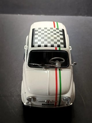 Fiat 500 L   Scala 1:18
