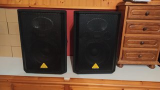 Altavoces PA Behringer Eurolive