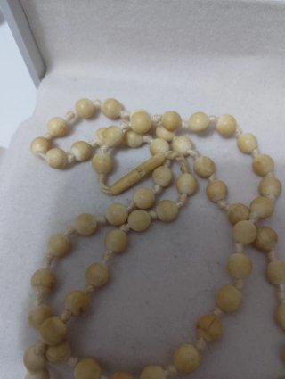 Preziosa e antica collana con perle
