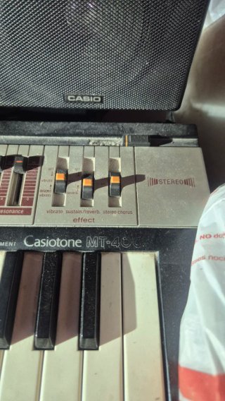 Piano Casio Casiotone Mt-400