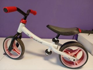 Bicicleta de equilibrio Globber blanca y roja