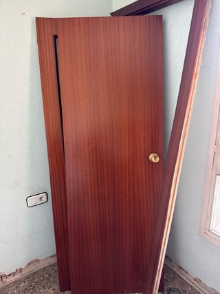 Puerta de madera interior