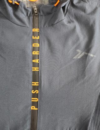 Sudadera con capucha azul y gris