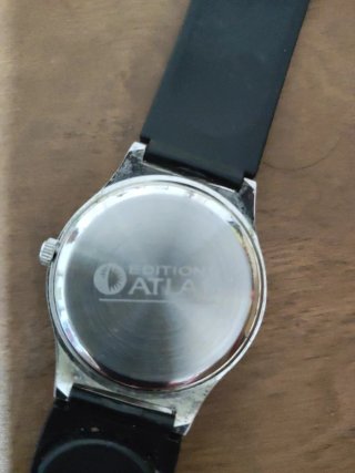 Reloj cuarzo con brújula