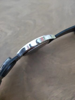 Reloj cuarzo con brújula