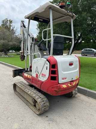 Miniexcavadora Takeuchi TB216