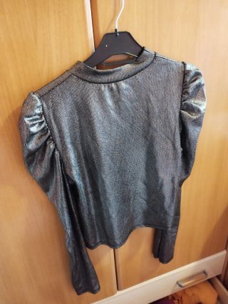 Top brillante plateado talla M