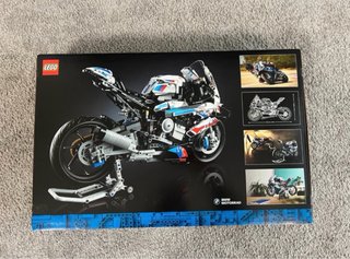 LEGO Technic BMW M 1000 RR 42130