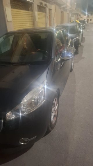 Peugeot 208 2015