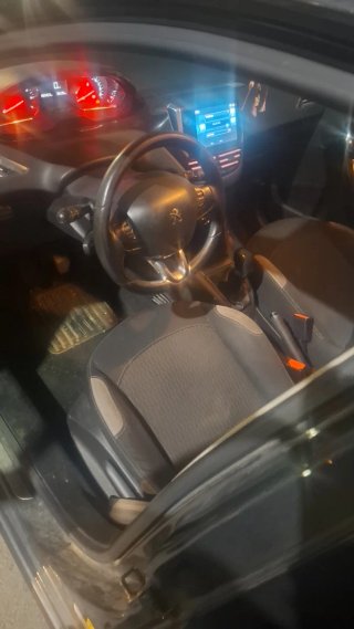 Peugeot 208 2015