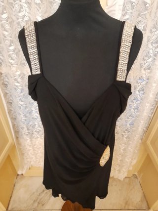 Abito elegante nero con strass