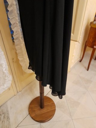Abito elegante nero con strass