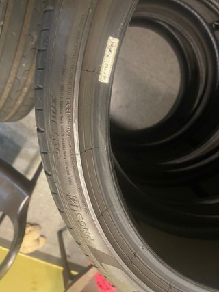 4 Neumáticos Pirelli 255/35 R21 98Y