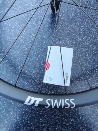 Rueda HX1700 *NUEVO* Trasera DT Swiss SPLINE 35 6T