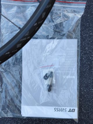 Rueda HX1700 *NUEVO* Trasera DT Swiss SPLINE 35 6T